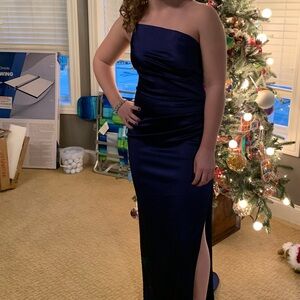 Elegant Navy Blue Strapless Prom Gown